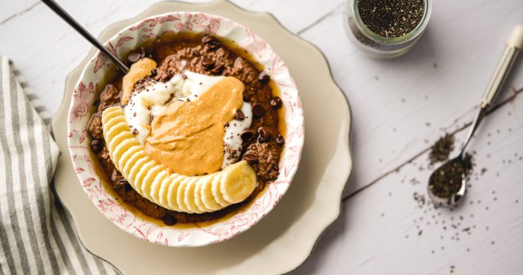 Warm Chocolate Peanut Butter Chia Breakfast Pudding | Vegan + Paleo